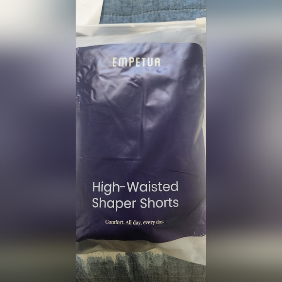 Shapermint Essentials Everyday Comfort High-Waisted Shaper Shorts - Picture 3 of 3